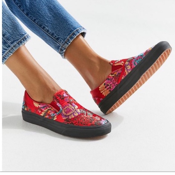 Vans classic festival slip on red satin Chinese new year women sz 5 1/2 men’s 4 - Picture 2 of 13